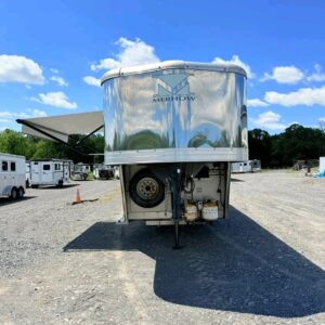 USED 2017 Merhow 3 Horse Slant Load 7’ Wide with 7’ LQ