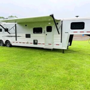 Used 2021 Logan 8314 8' wide 4 horse 14' LQ