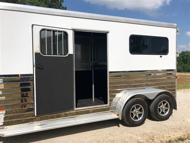 Used 2010 Sundowner 2 Horse BP w/ Side Ramp – All Aluminum - Image 4