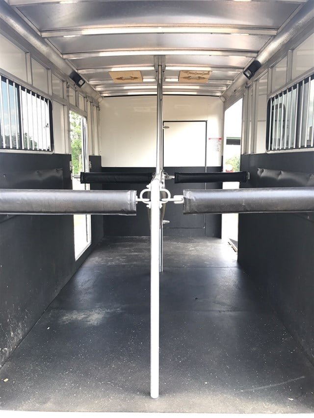 Used 2010 Sundowner 2 Horse BP w/ Side Ramp – All Aluminum - Image 12