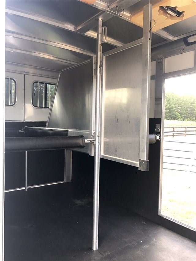 Used 2010 Sundowner 2 Horse BP w/ Side Ramp – All Aluminum - Image 14