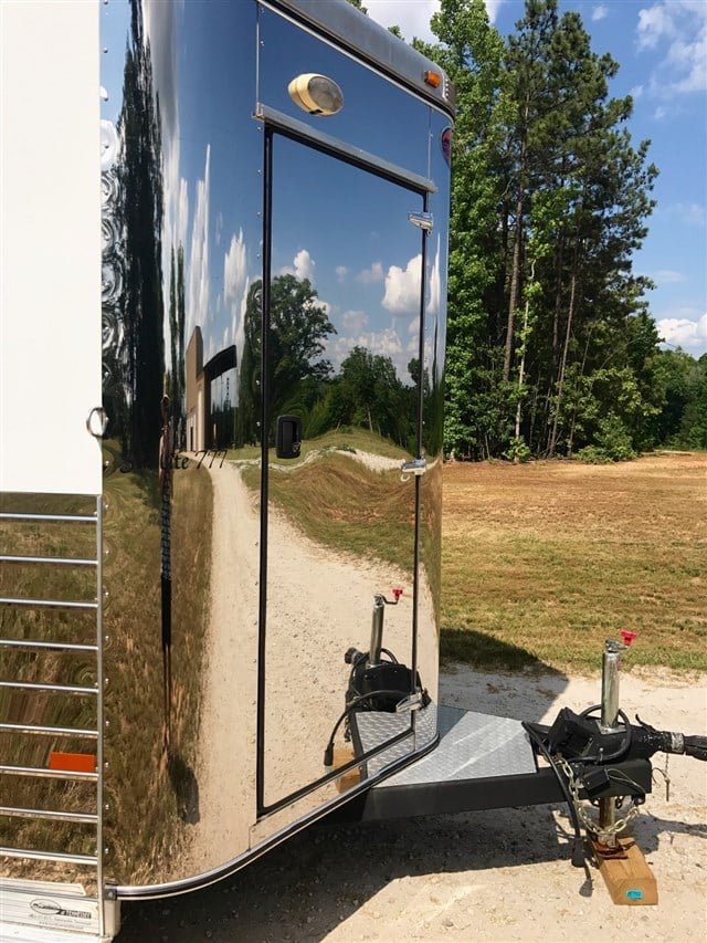 Used 2010 Sundowner 2 Horse BP w/ Side Ramp – All Aluminum - Image 10