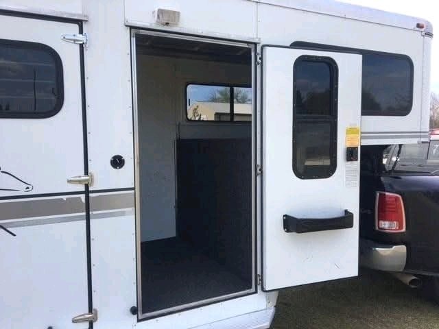 Used 2004 Sundowner Sunlite 2H GN Warmblood Style - Image 11